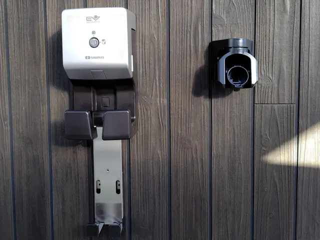 EVコンセント、電気工事ならお任せ下さい。施工後、安心快適サービスの画像