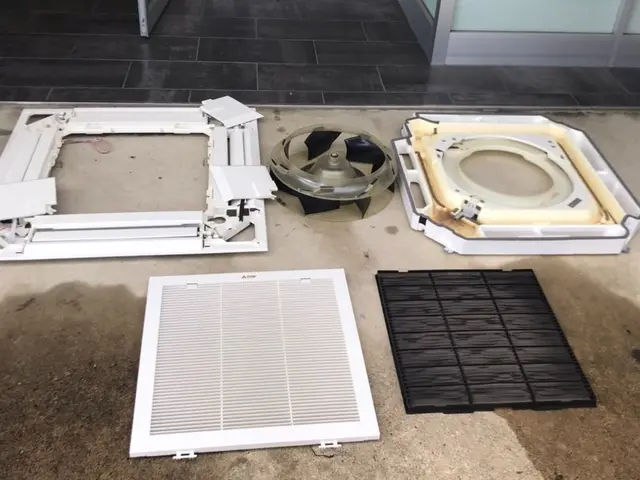 埋め込みエアコンクリーニング本業対応！綺麗を約束、自信あります。サービスの画像