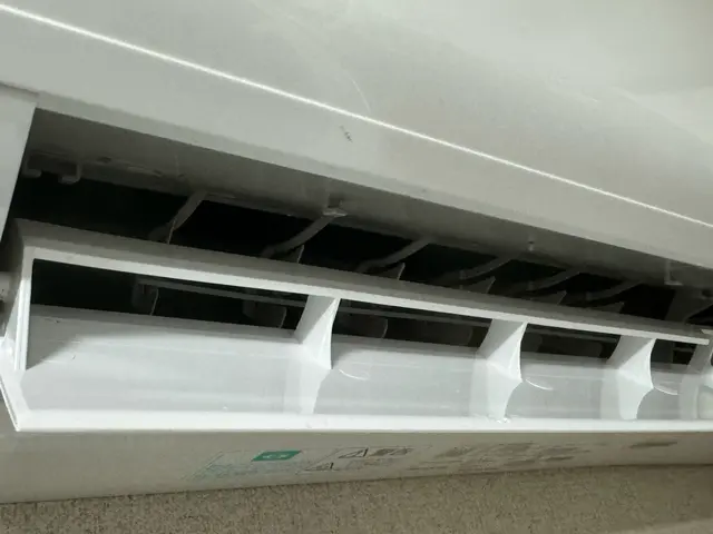 エアコン屋が3〜4回洗浄！他業者の噴霧器洗浄ではなく、高圧洗浄機使用！サービスの画像