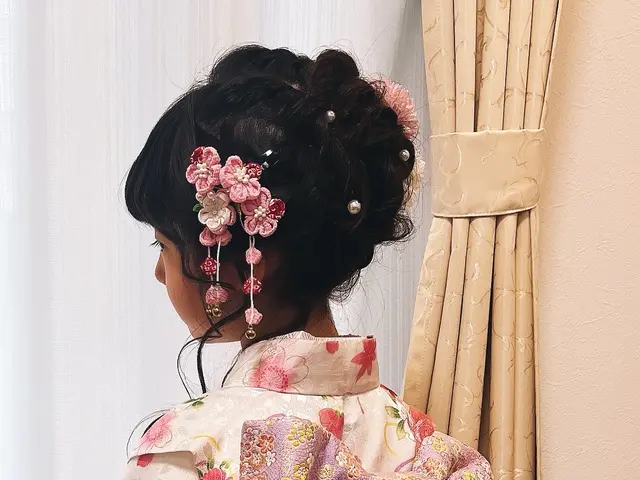 和装アップ＆可愛いゆるふわセットも得意◎着付けと同時予約は−2000円致します！サービスの画像