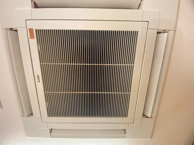 本格シーズン前のエアコンクリーニングがおすすめです！サービスの画像