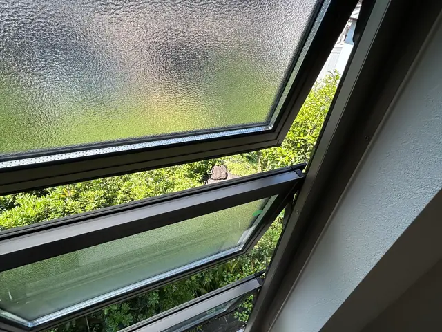 ◎窓ガラスとサッシの汚れ、隅々までピカピカに◎ガラス１０枚以上からサービスの画像