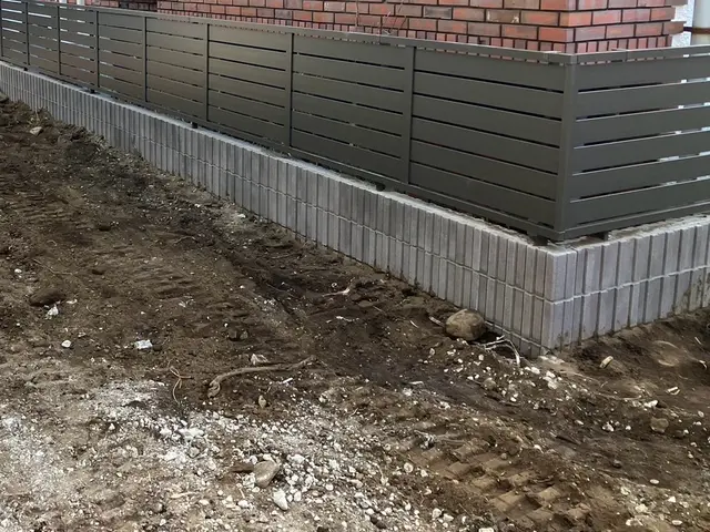 フェンス　目隠しフェンスサービスの画像