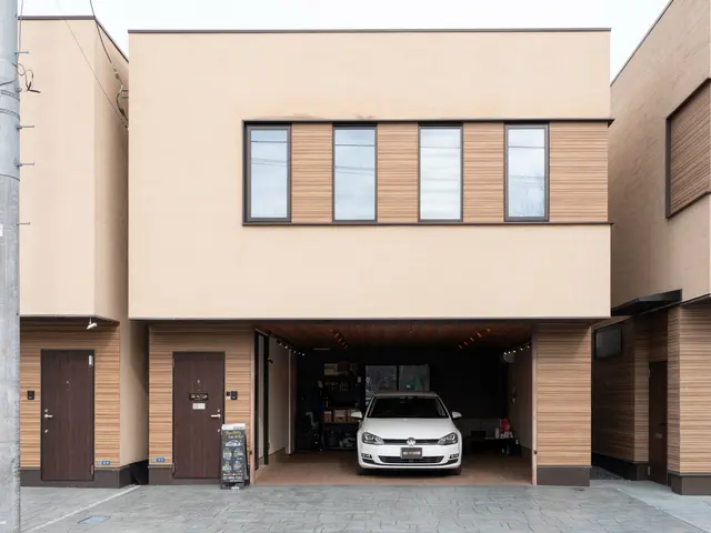 車の艶復活！プロのカーコーティング落ちない水ジミ除去＋艶コーティング自社工場完備サービスの画像