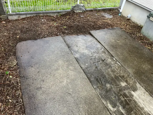 面倒な庭の草むしりは是非当店へ！サービスの画像