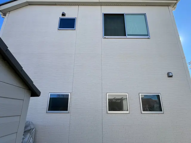 足場無しの外壁洗浄サービスの画像