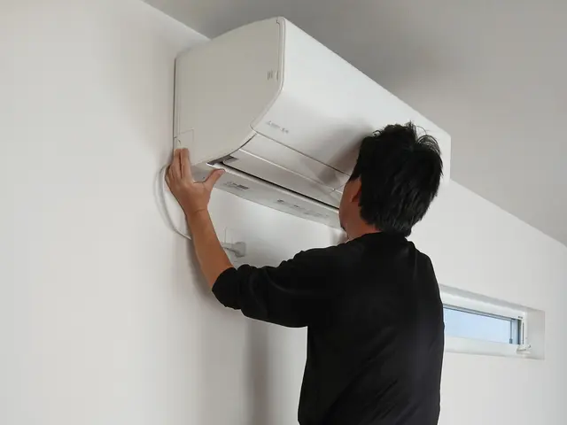 電気工事歴20年のプロが手がける、丁寧・綺麗・安心のエアコン設置サービスの画像