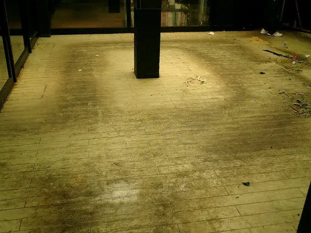 環境にやさしいワックスを使用いたします。お子様からペットまでご安心を！サービスの画像