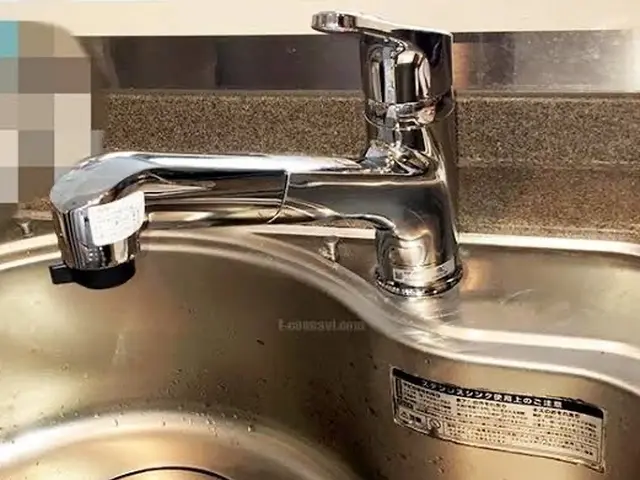 洗面水栓蛇口交換ご予約お待ちしております。手持ち水栓蛇口も大歓迎！サービスの画像