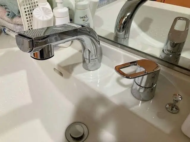 洗面水栓蛇口交換ご予約お待ちしております。手持ち水栓蛇口も大歓迎！サービスの画像