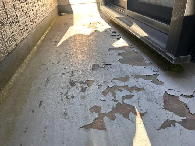 完全自社施工！新築同様のついつい見たくなるような綺麗なベランダを目指します！サービスの画像