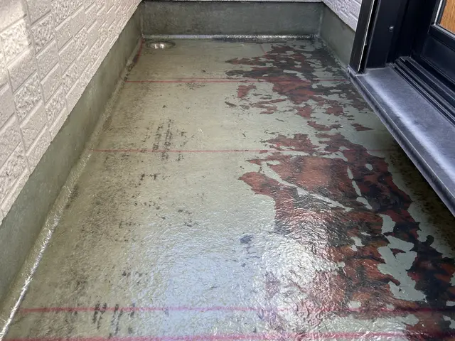 完全自社施工！新築同様のついつい見たくなるような綺麗なベランダを目指します！サービスの画像