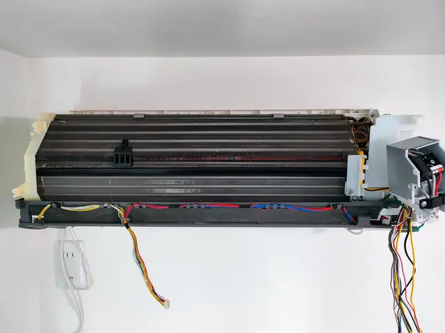 責任ある手仕事で快適な空気へ｜分解高圧洗浄で清潔に｜事前説明丁寧・養生徹底対応可サービスの画像