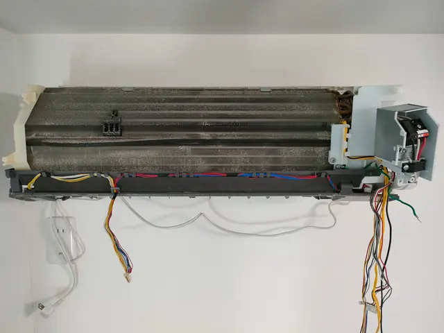 責任ある手仕事で快適な空気へ｜分解高圧洗浄で清潔に｜事前説明丁寧・養生徹底対応可サービスの画像