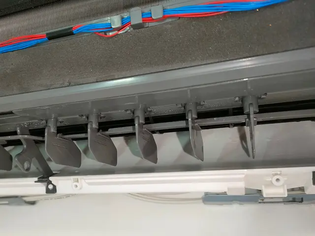 責任ある手仕事で快適な空気へ｜分解高圧洗浄で清潔に｜事前説明丁寧・養生徹底対応可サービスの画像