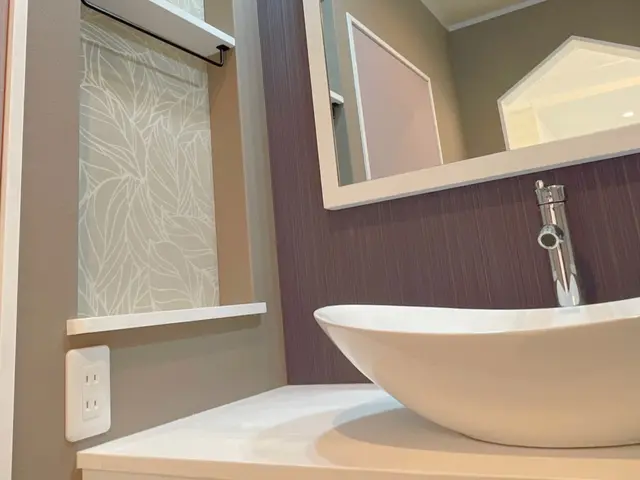 各メーカーの洗面台施行できます。造作洗面のご依頼も多数頂いております。サービスの画像