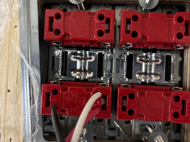 コンセント、スイッチ、分電盤などのトラブル、些細なことでもお気軽にご相談下さい。サービスの画像