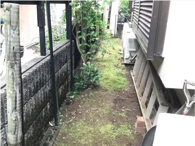 お庭やお家の周りの草刈り作業の事なら何でもお任せ！！サービスの画像