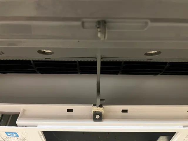 複数台割引！抗菌コート無料★エアコンクリーニングの事ならお任せ下さい。日曜日不可サービスの画像