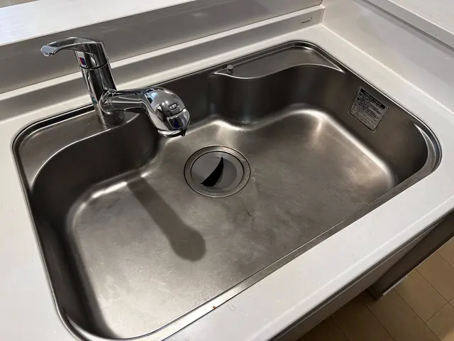 キッチン、レンジフード丸ごとピカピカセット！プロの清掃技術がキッチンを蘇らせますサービスの画像