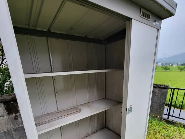 金属製物置解体！損害保険加入､土日祝即日可､丁寧。プロが参ります。サービスの画像