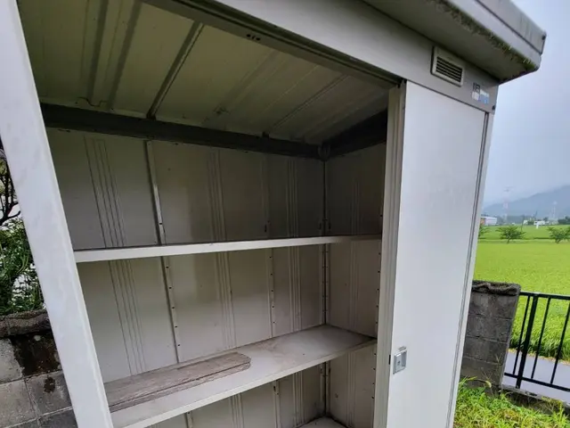 金属製物置解体！損害保険加入､土日祝即日可､丁寧。プロが参ります。サービスの画像