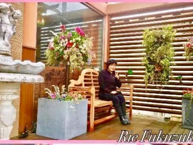 鉢の植え替え、寄せ植え作成などサービスの画像