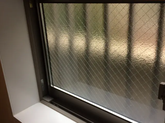 目隠し・遮熱・飛散防止など目的に合わせた施工を致します！注文もOK♪サービスの画像