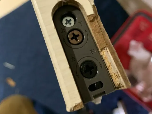 キツくなった扉をスムーズにします。サービスの画像