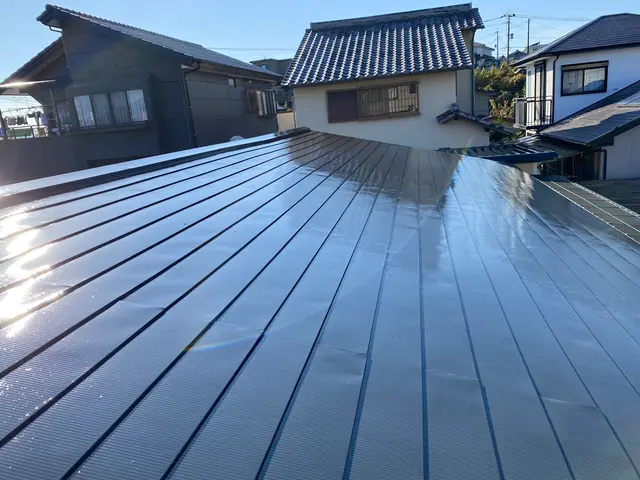【代表の私が最初から最後まで責任を持って対応いたします！】お家の屋根を綺麗に◎サービスの画像