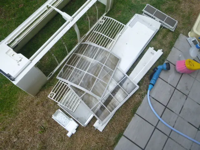 壁掛け普通サイズ のエアコン分解洗浄＋防菌コートサービスの画像