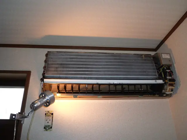 壁掛け普通サイズ のエアコン分解洗浄＋防菌コートサービスの画像