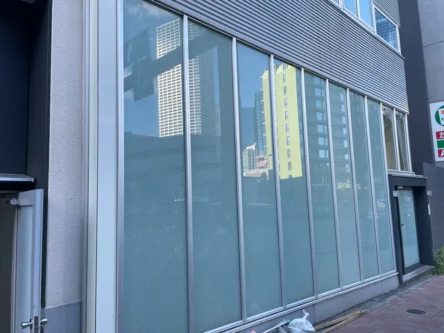 【窓ガラス専門職人】防犯・UVカット・遮熱・飛散防止・ミラータイプ全て対応可能！サービスの画像