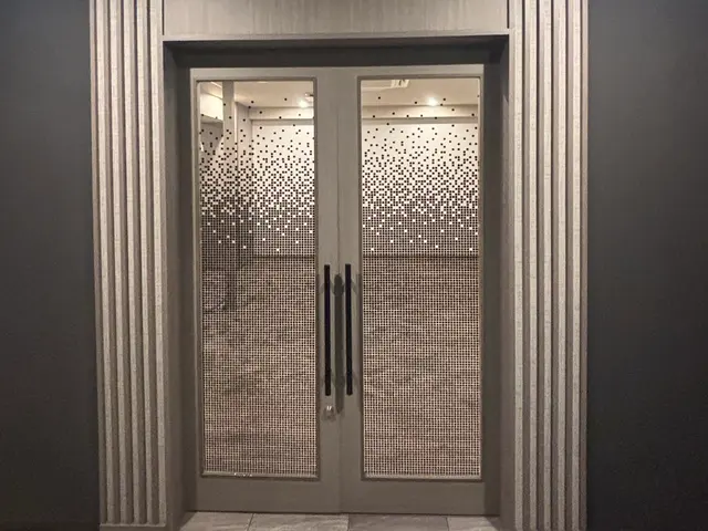 【窓ガラス専門職人】防犯・UVカット・遮熱・飛散防止・ミラータイプ全て対応可能！サービスの画像