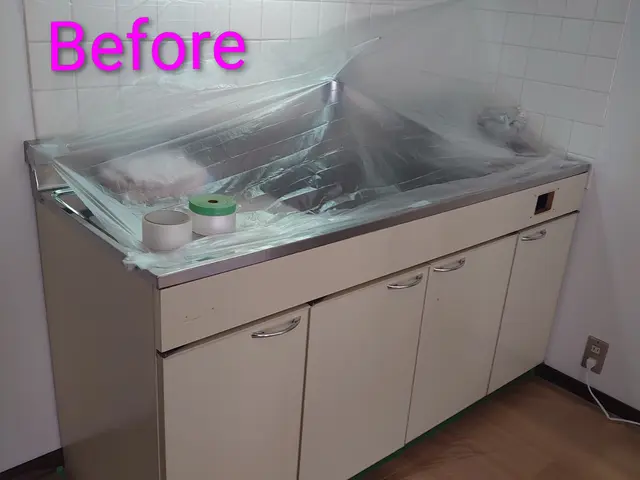 【女性職人が伺います！】キッチンを自分好みの色に!!家電も施工可能です！サービスの画像