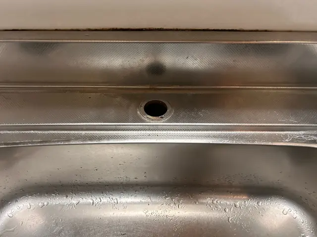 10年以上のキッチン水栓交換実績1,000件以上！※即日対応も可能です。サービスの画像