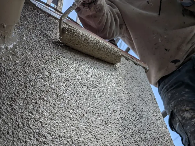 ★ブロック塀の塗装★ひび割れの補修も承りますサービスの画像