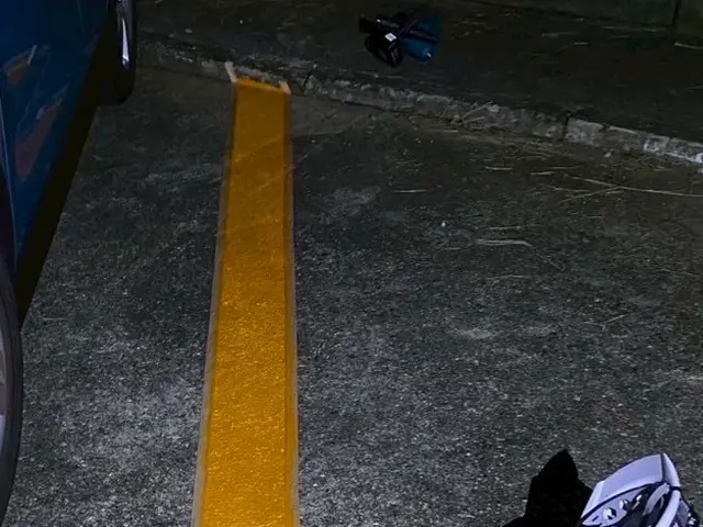 駐車場ライン塗装/くっきり区画で車幅整備/白・オレンジ対応/数字・矢印もOK！サービスの画像