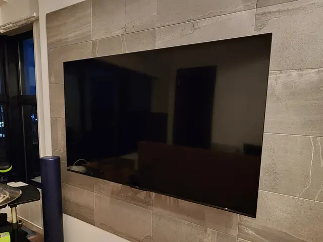 壁掛けテレビ取り付け、金具取り付けサービスの画像