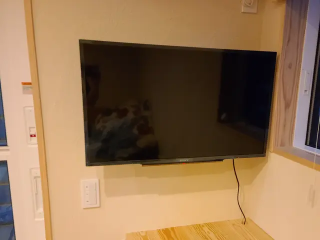 壁掛けテレビ取り付け、金具取り付けサービスの画像