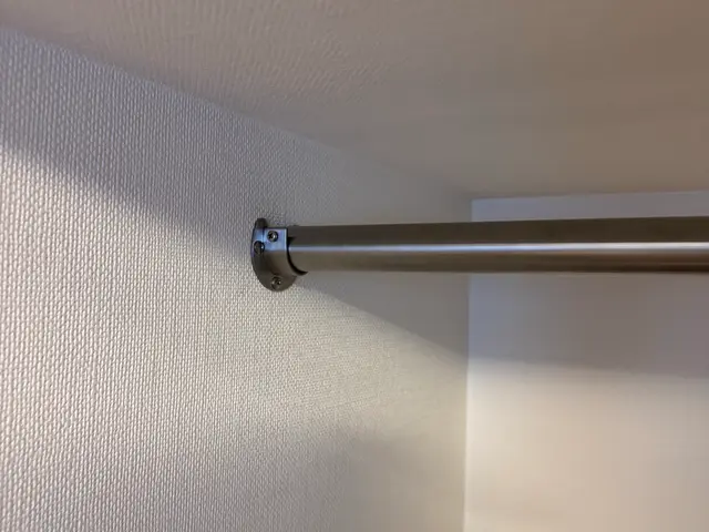 ハンガーパイプの取付はプロにお任せ下さい。サービスの画像