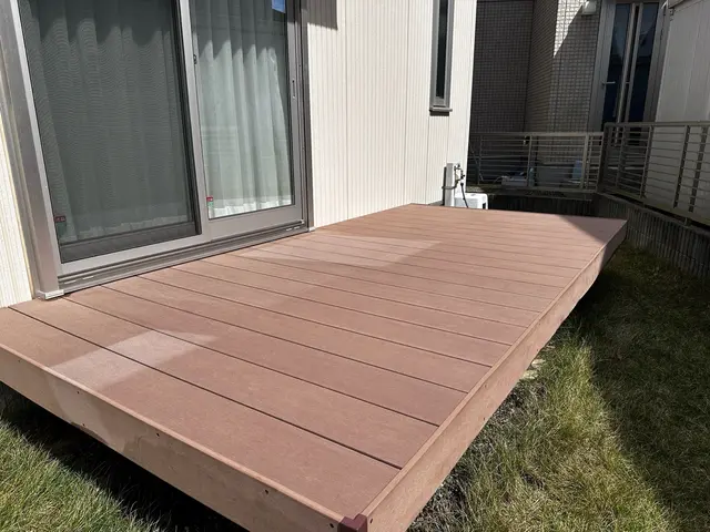 ベランダ&バルコニー高圧洗浄で汚れ、苔を一掃！！サービスの画像