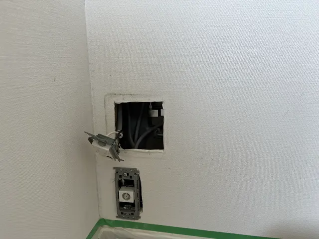 室内電源レイアウト最適化・熟練電工サービス！！サービスの画像