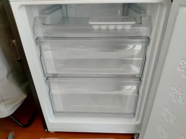 【モニター価格！】臭いも汚れも一掃！ピカピカ冷蔵庫で快適に。サービスの画像