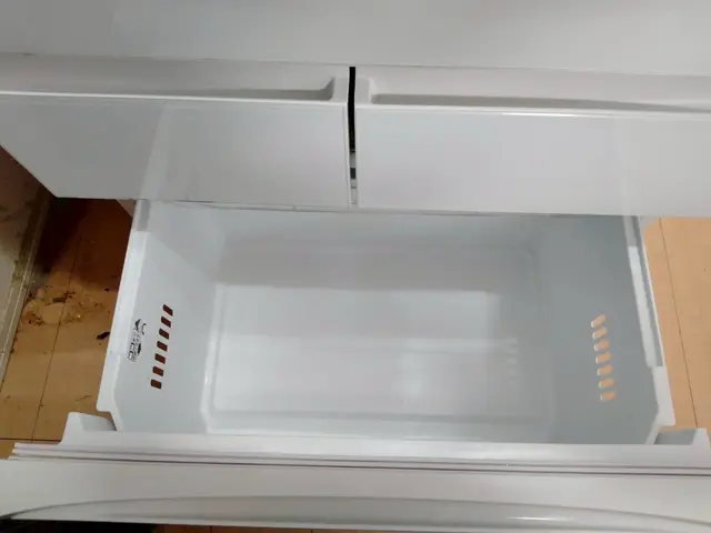 【モニター価格！】臭いも汚れも一掃！ピカピカ冷蔵庫で快適に。サービスの画像
