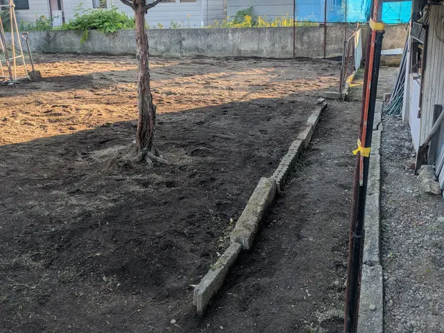 【草むしり・手作業】庭・花壇｜除草・抜根・高齢者対応OKサービスの画像