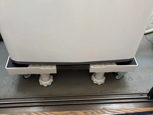 ドラム式洗濯機の嵩上げやドアの脱着◎お困り事はご相談ください！サービスの画像