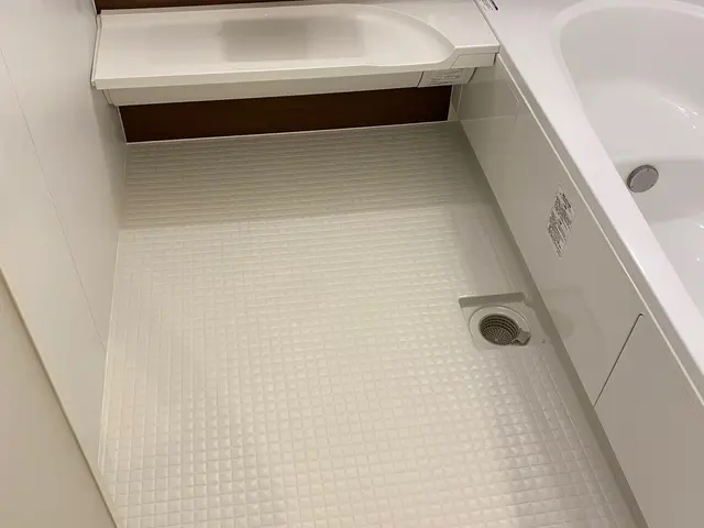 浴室クリーニング！どうしてもついてしまう水垢汚れはプロの手でピカピカに！サービスの画像