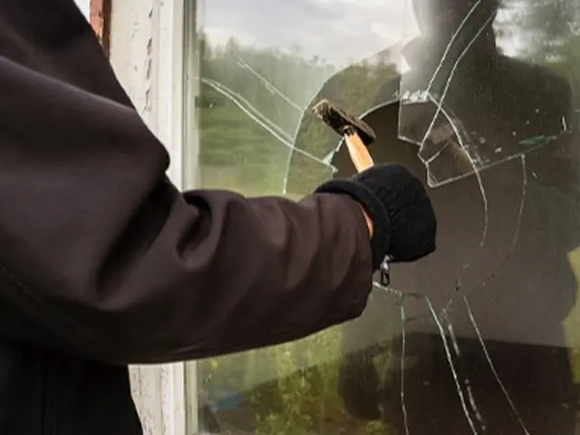 【防災・防犯・UVカット・遮熱・断熱】作業前後丁寧に説明します！サービスの画像