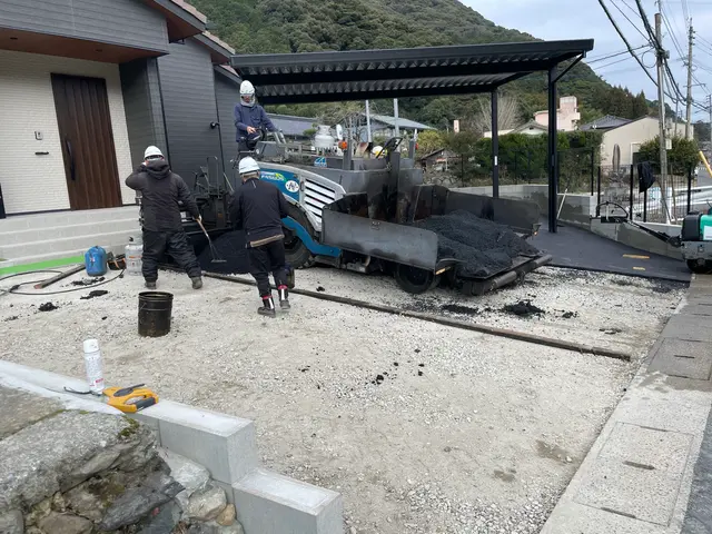 アスファルト舗装の新設、補修、やり変えサービスの画像